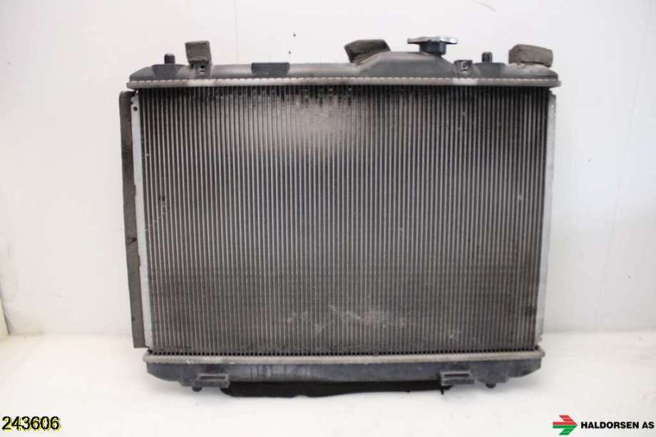 Radiator (manuell gir) til Suzuki Swift 2005-2010  (SUZUKI|17700-63J20|)