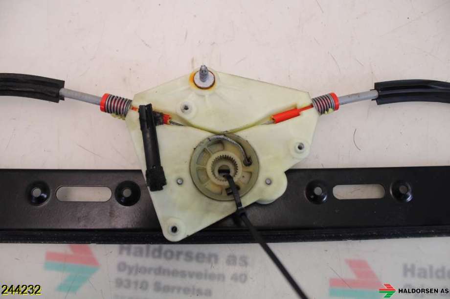 Ruteheis til BMW X3 2007-2010 (Fase 2) (E83) (E83) (BMW||E  007 088 011)