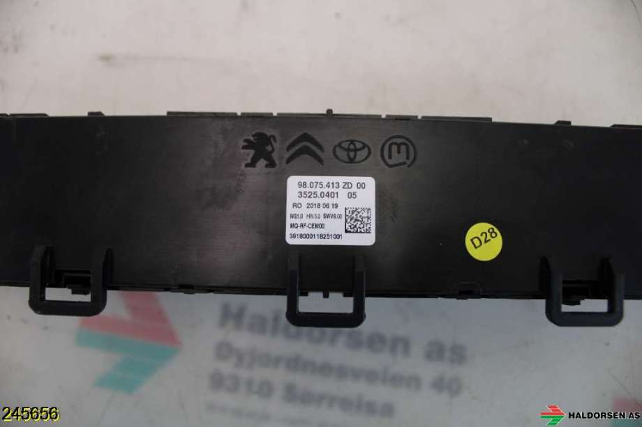 Diverse deler til Peugeot Expert 2016-->> (Type III)  (PEUGEOT|98 075 413 ZD|98 340 409 ZD|98075413)