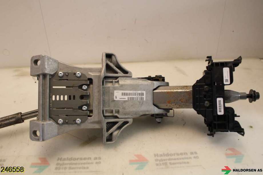 Rattaksel til Volvo XC60 2014-2017 (Type I, Fase 2)  (VOLVO|31387679|)