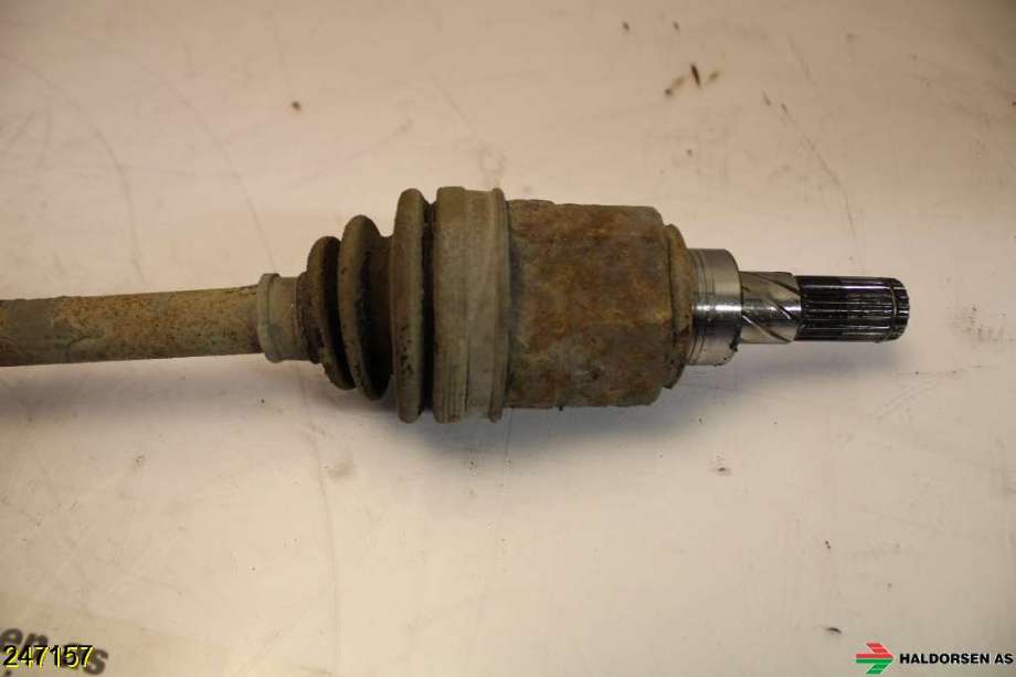 Drivaksel venstre bak til Nissan Qashqai 2007-2010 (Type I, Fase 1)  (NISSAN|39600JD60B|)