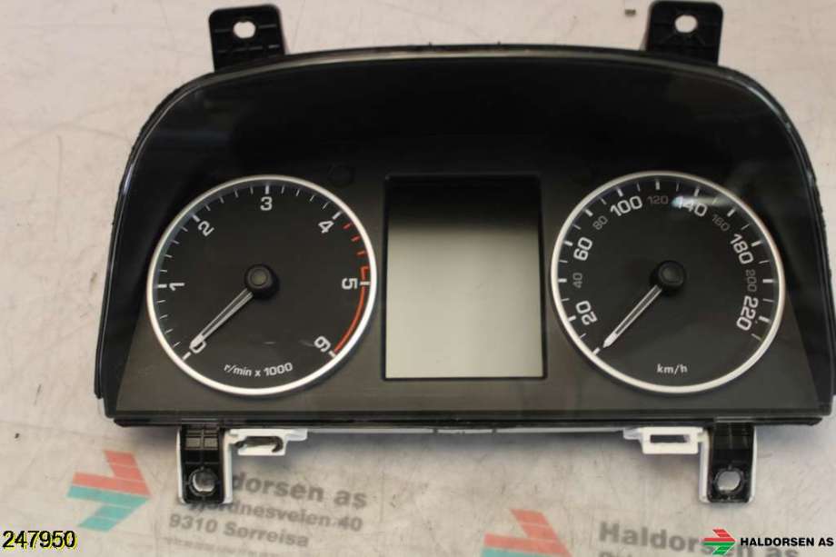 Instrumentpanel til Land Rover Discovery 2009-2017 (Type IV)  (LAND-ROVER|LR081846|)