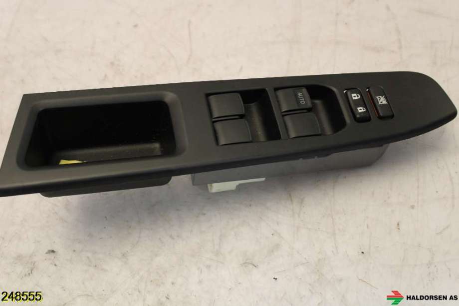 Bryter ruteheis til Toyota Yaris 2014-2020 (Type III, Fase 2) (TOYOTA|84820-02320|)