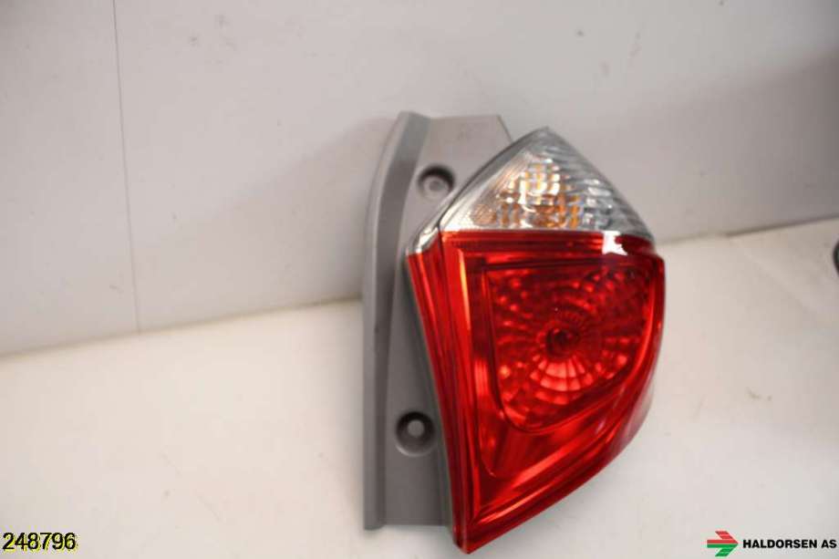 Baklykt høyre til Toyota Verso-S 2011-2015 (COMBI) (COMBI) (TOYOTA|8155152660|)