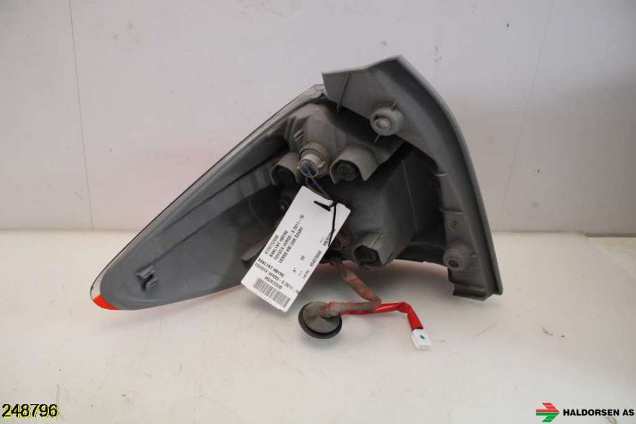 Baklykt høyre til Toyota Verso-S 2011-2015 (COMBI) (COMBI) (TOYOTA|8155152660|)