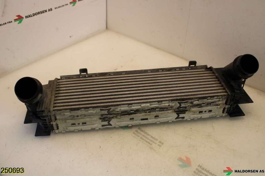 Intercooler til BMW X3 2010-2017 (F25) (F25) (BMW|17 51 7 823 571|)