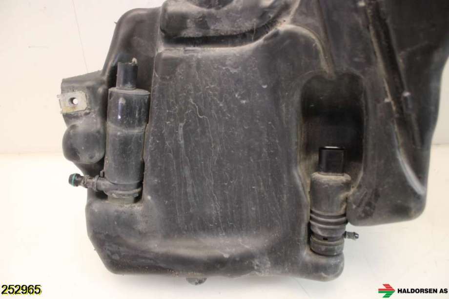 Spylertank til Mercedes C-Klasse 2007-2011 (Fase 1) (W204) (W204) (MERCEDES||A 204 860 07 60)