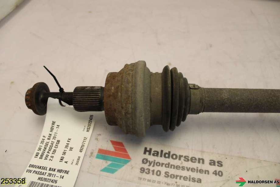 Drivaksel høyre bak til VW Passat 2011-2015 (B7) (B7) (VOLKSWAGEN|1K0 501 204 F|1K0 501 204 FX|)