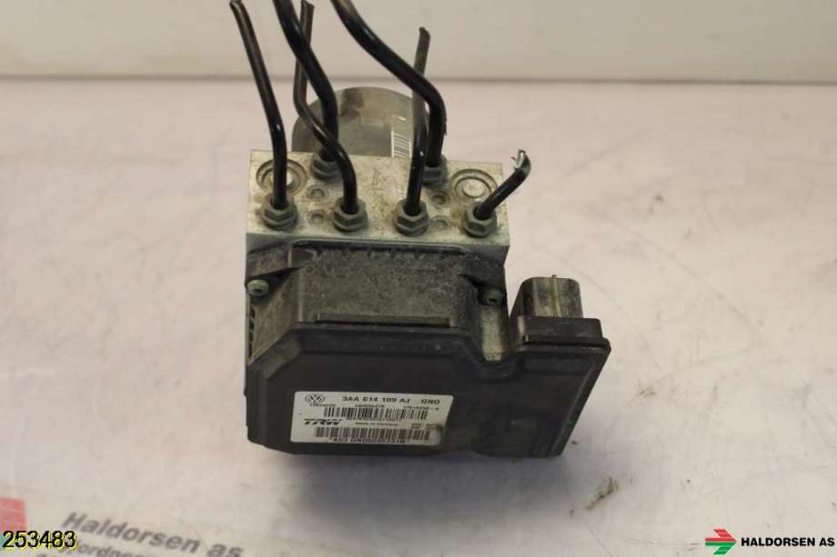 ABS sentral til VW Passat 2011-2015 (B7) (B7) (VOLKSWAGEN|3AA 614 109 AJ|)