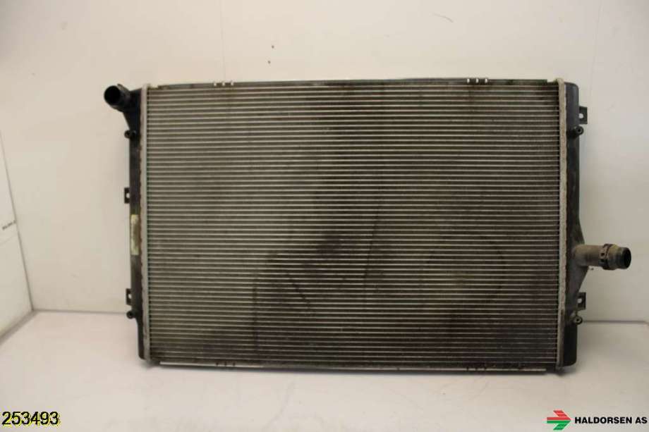 Radiator (automat gir) til VW Passat 2011-2015 (B7) (B7) (VOLKSWAGEN|1K0 121 251 DM|)