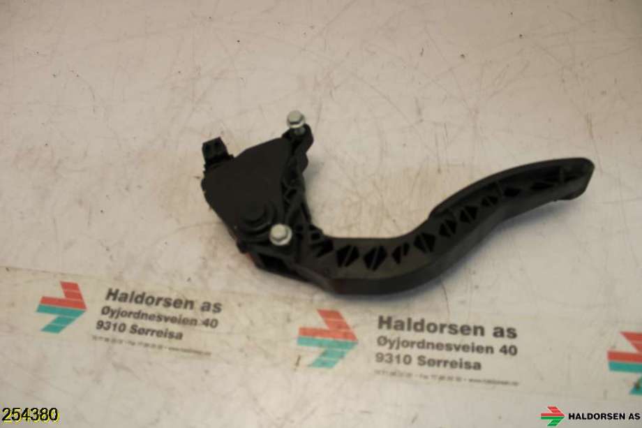 Pedal gass til Opel Vivaro B 2014-2019 (OPEL|93868386|)