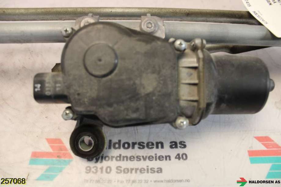 Viskermotor frontrute til Nissan Qashqai 2014-2021 (Type II)  (NISSAN|28800-4EH0B|)