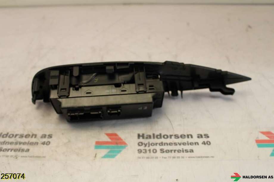 Bryter ruteheis til Nissan Qashqai 2014-2021 (Type II) (NISSAN|254014EA1A|)