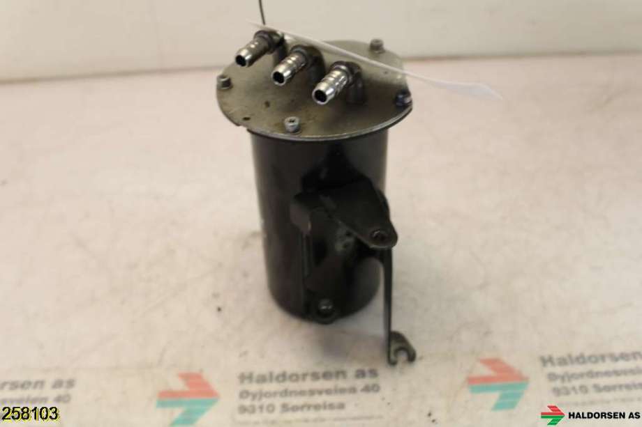 Dieselfilterholder til VW Caddy 2015-2020 (Type III, Fase 3) (VOLKSWAGEN|1K0 127 400 N|)