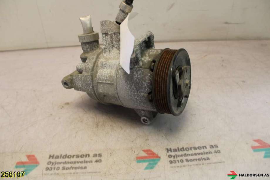Aircondition kompressor til VW Caddy 2015-2020 (Type III, Fase 3)  (VOLKSWAGEN|5Q0 820 803 K|)