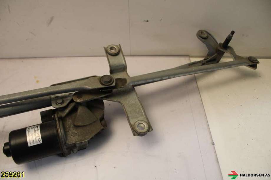 Viskermotor frontrute til Mercedes Vito/Viano 2010-2014 (Fase 2) (W639) (W639) (MERCEDES|A 639 820 01 40|)