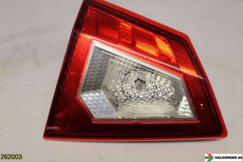 Baklykt venstre indre til Suzuki Vitara 2015-->> (Type IV)  (SUZUKI|)