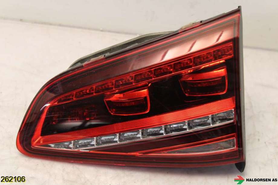 Baklykt høyre indre til VW Golf VII 2012-2017 (Fase 1)  (VOLKSWAGEN|5G0 945 308 F|)