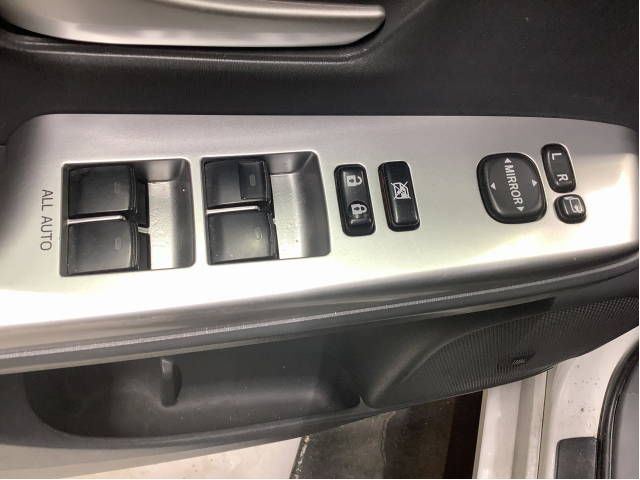 Bryter ruteheis til Toyota Prius +7 2012-2020 (Type III) (stasjonsvogn) (stasjonsvogn) (TOYOTA|74232-47130|)