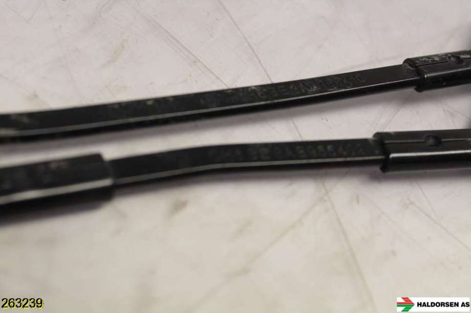 Viskerarmer frontrute til VW Passat 2011-2015 (B7) (B7) (VOLKSWAGEN||3AB955409)
