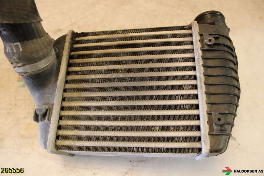 Intercooler til Audi A6, 2008-2011 (Type III, Fase 2) (C6) (C6) (AUDI|4F0 145 805 AC)