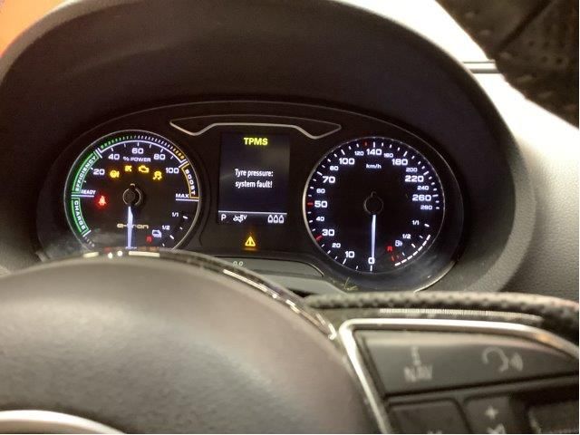 Instrumentpanel til Audi A3 2012-2016 (Type III, Fase 1) (AUDI|8V0 920 870 Q|)