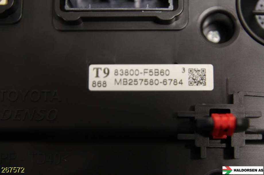 Instrumentpanel til Toyota Yaris Cross (SUV) 2021-->>  (TOYOTA|83800F5B60|)