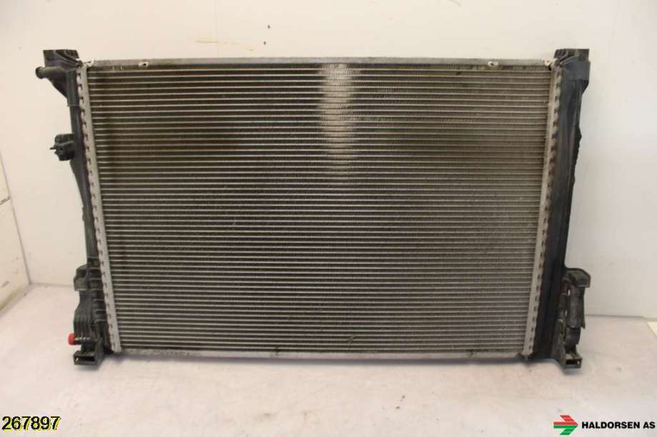 Radiator (automat gir) til Mercedes CLA 2013-2019 (C117) (C117) (MERCEDES|A 246 500 13 03|)