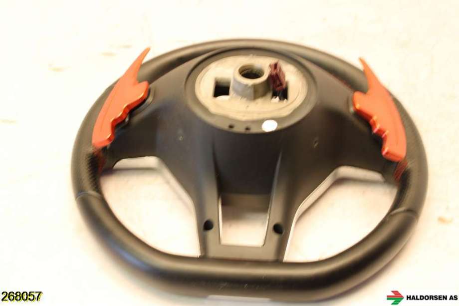 Ratt til Mercedes CLA 2013-2019 (C117) (C117) (MERCEDES|A1724609903|A 172 460 83 03|)