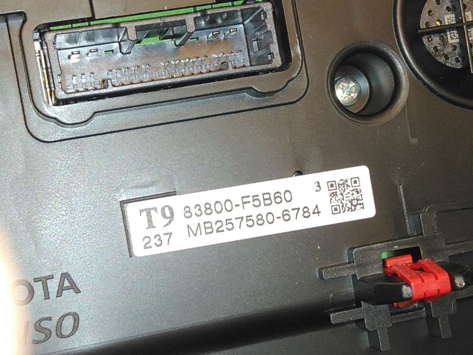 Instrumentpanel til Toyota Yaris Cross (SUV) 2021-->>  (TOYOTA|83800F5B60|)