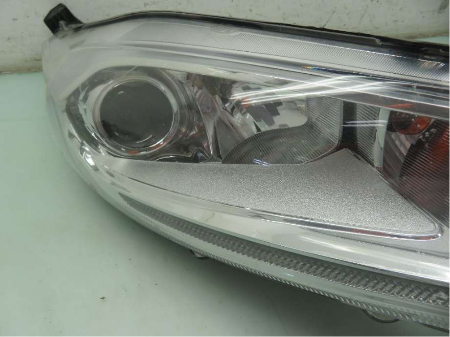 Frontlykt høyre halogen til Ford Fiesta 2013-2017 (Type VI, Fase 2)  (2126877|C1BB13W029AJ|C1BB13W029CE)