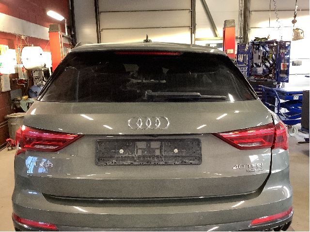 Bakluke til Audi Q3 2019-->> (Type II) (AUDI|83A 827 025 A|)