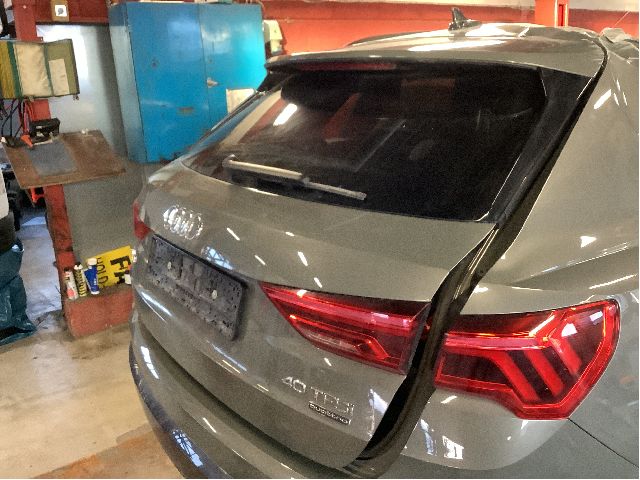 Bakluke til Audi Q3 2019-->> (Type II) (AUDI|83A 827 025 A|)