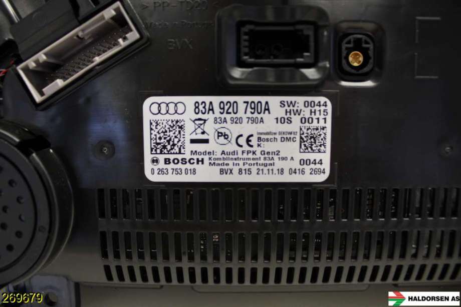 Instrumentpanel til Audi Q3 2019-->> (Type II)  (AUDI|83A 920 790 A|)