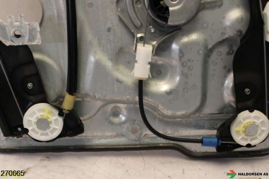 Ruteheis høyre til Nissan Qashqai 2010-2014 (Type I, Fase 2)  (NISSAN|80770JD00A|)