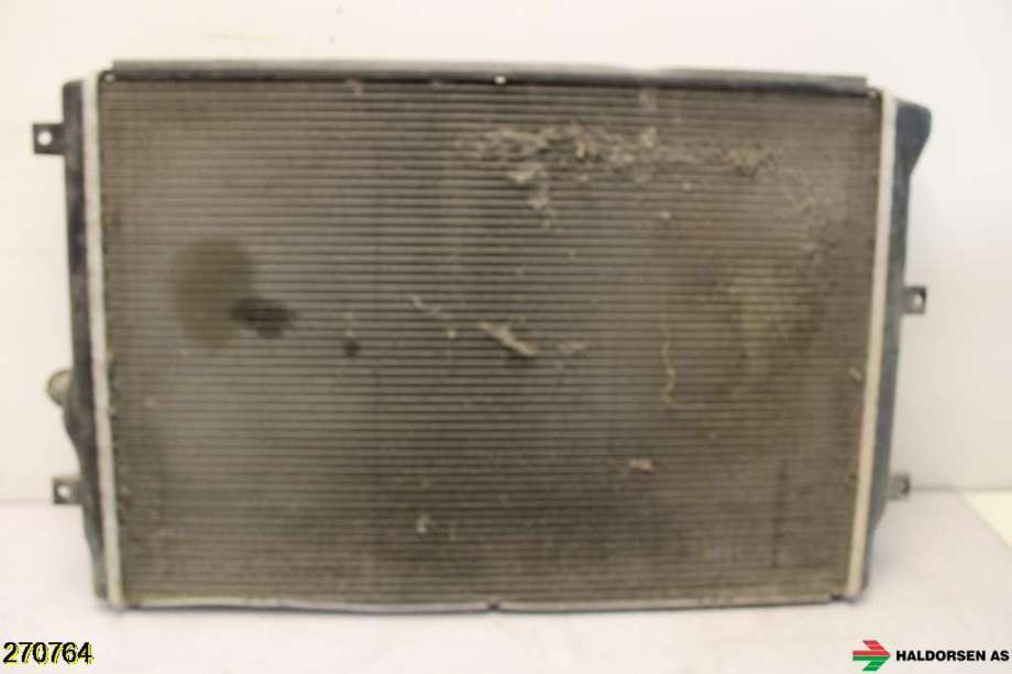 Radiator (manuell gir) til VW Caddy 2010-2015 (Type III, Fase 2)  (VOLKSWAGEN|1K0 121 251 EH|)