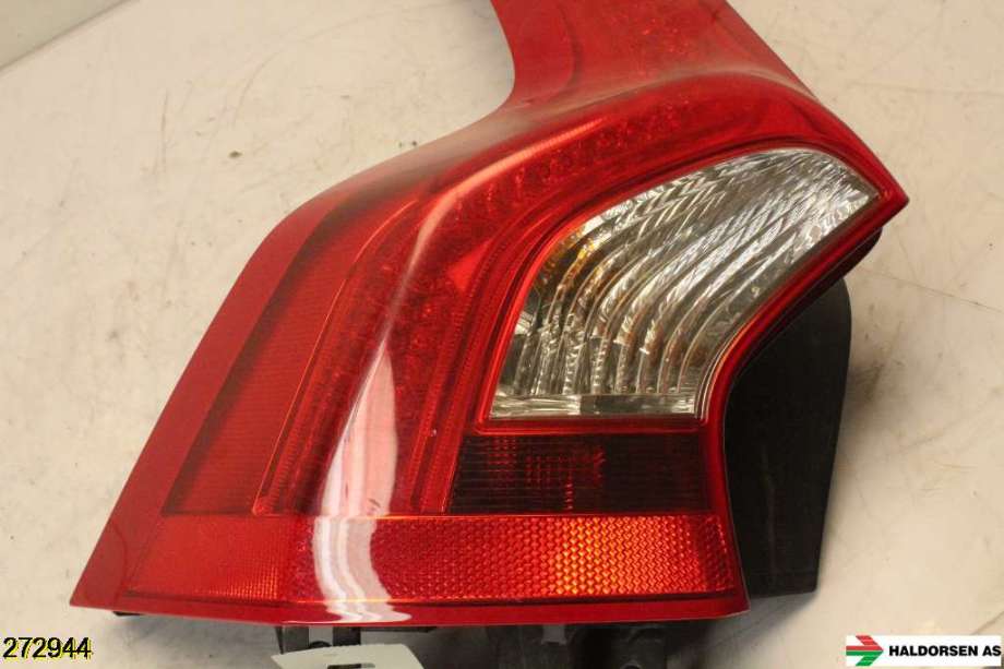 Baklykt venstre til Volvo V60/V60 CC 2013-2018 (Type I, Fase 2)  (VOLVO|31395928|)