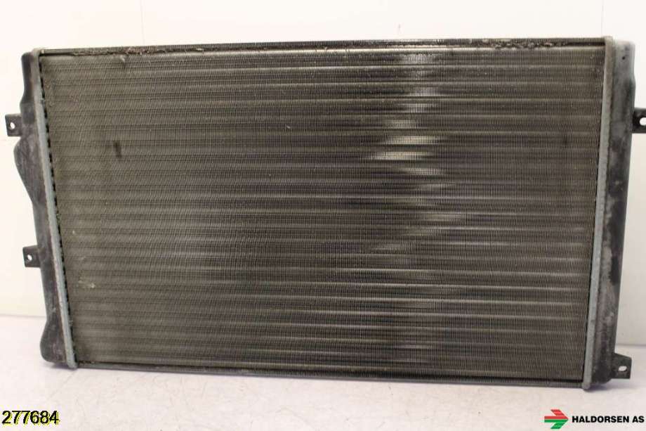 Radiator (manuell gir) til VW Scirocco 2008-2013  (VOLKSWAGEN|1K0 121 253 BB|)
