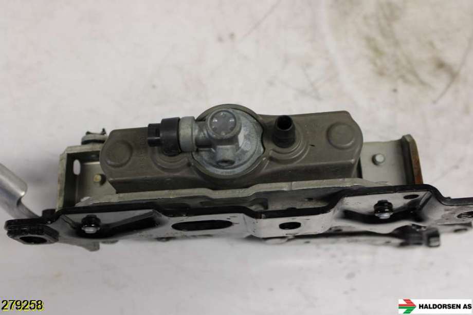 Panserhengsler til BMW 5-Serie 2010-2017 (F10/F11) (F10/F11) (41 61 7 207 200|51 23 7 191 050|)