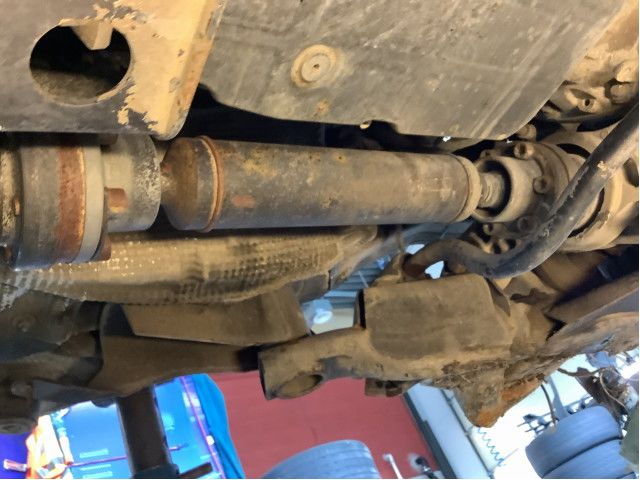 Mellomaksel fremre til Mercedes Vito/Viano 2010-2014 (Fase 2) (W639) (W639) (MERCEDES|A 639 410 32 01|)