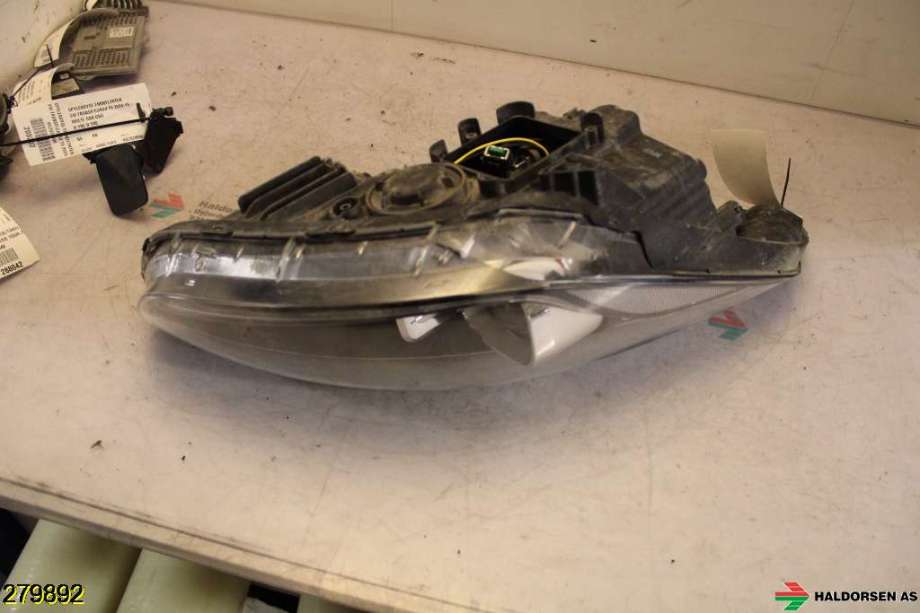 Frontlykt høyre halogen til Hyundai Ix35 2010-2015  (HYUNDAI|92102 2Y620|)