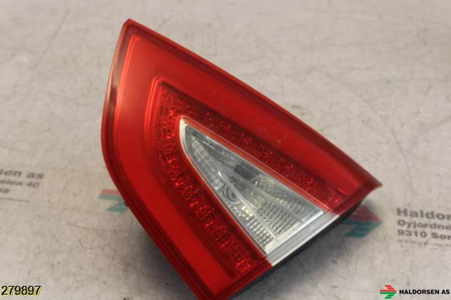 Baklykt høyre indre til Hyundai Ix35 2010-2015  (HYUNDAI|92404 2Y500|)