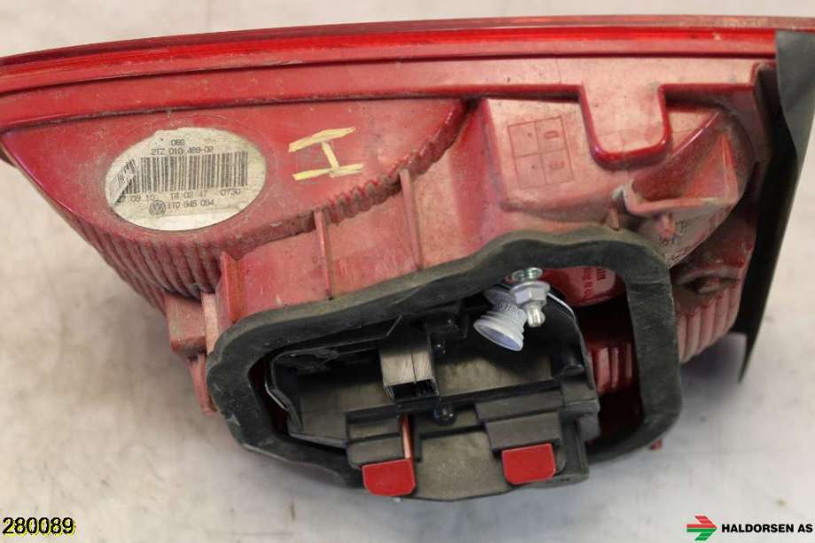 Baklykt høyre indre til VW Touran 2010-2015 (Type I, Fase 3)  (VOLKSWAGEN||1T0945094)