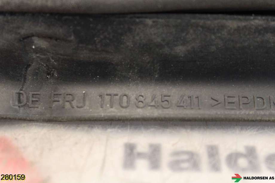 Diverse deler til VW Touran 2010-2015 (Type I, Fase 3)  (VOLKSWAGEN||1T0845411)