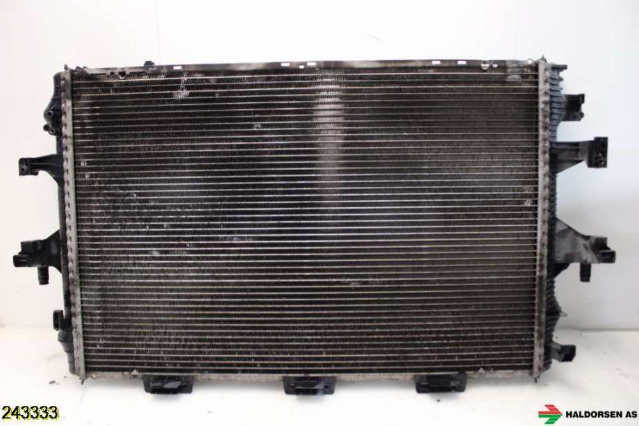 Radiator (automat gir) til VW Transporter / Caravelle 2003-2009 (Fase 1) (T5) (T5) (VOLKSWAGEN|7H0 121 253 J|)