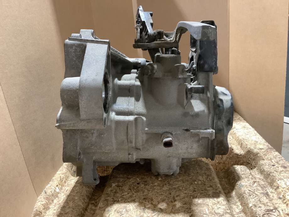 Girkasse manuell til Audi A1 2010-2014 (Type I, Fase 1)  (AUDI|02T 300 057 Q|LGQ|)