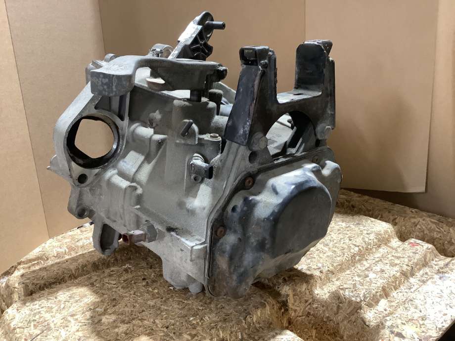 Girkasse manuell til Audi A1 2010-2014 (Type I, Fase 1)  (AUDI|02T 300 057 Q|LGQ|)