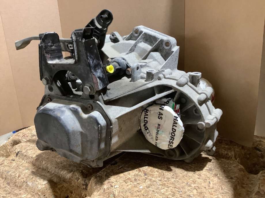 Girkasse manuell til Audi A1 2010-2014 (Type I, Fase 1)  (AUDI|02T 300 057 Q|LGQ|)