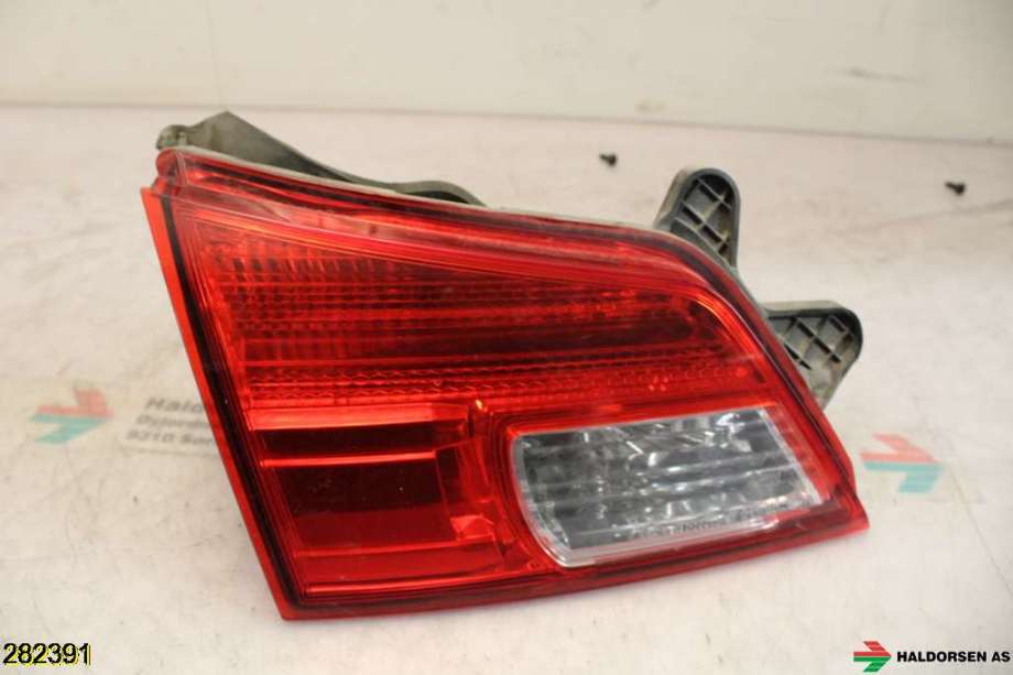 Baklykt venstre indre til Subaru Outback 2009-2014 (Type IV)  (SUBARU|84912AJ240|)