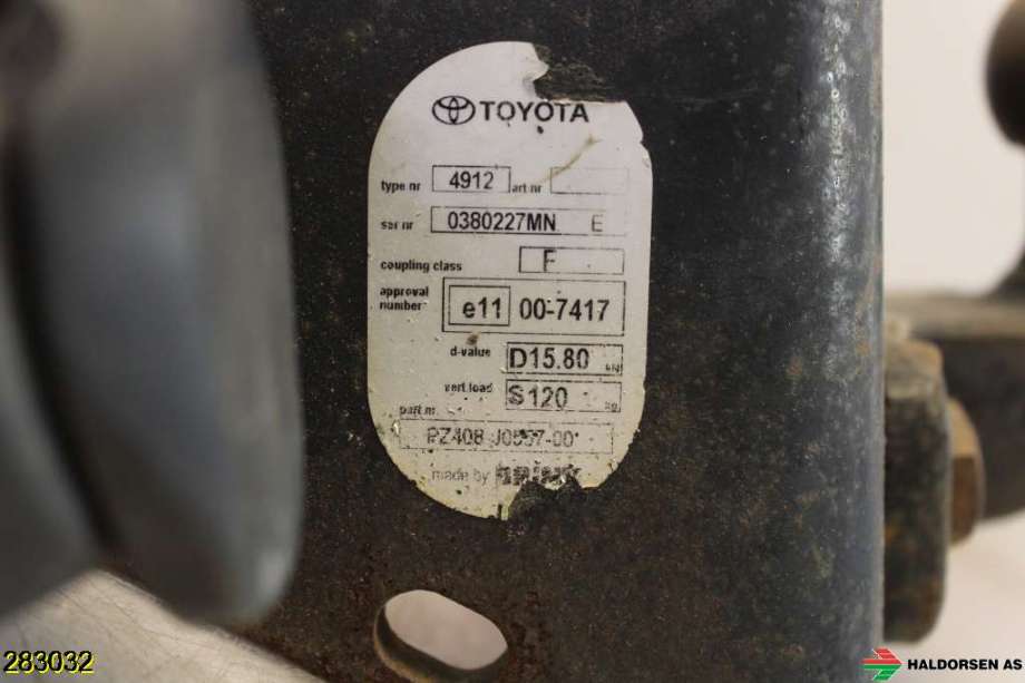 Hengerfeste til Toyota Land Cruiser 150 2014-->> (Fase 2)  (TOYOTA|RZ408-J0557-00|)